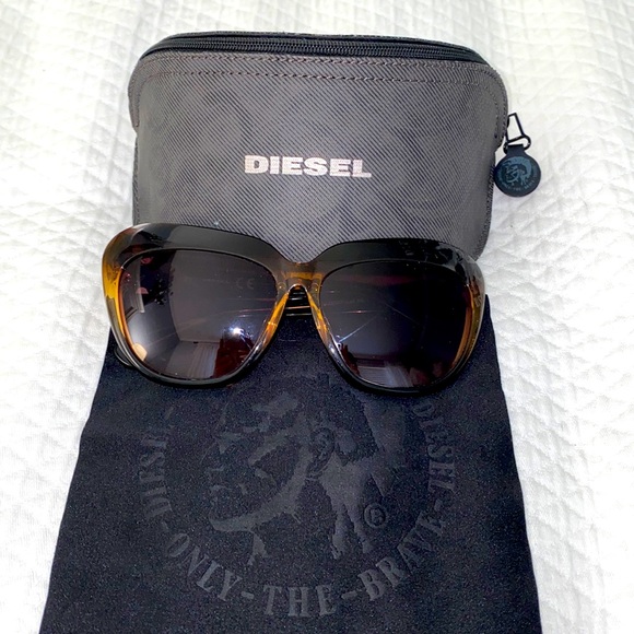Diesel sunglasses & case - Picture 7 of 7